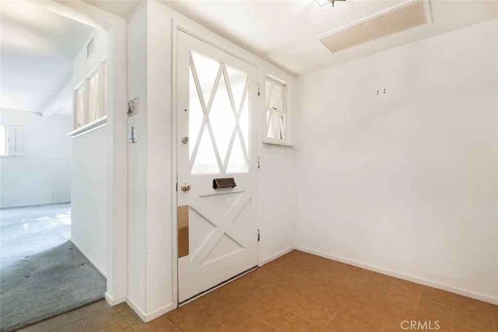 1558 Hillcrest Avenue, Glendale, California 91202 home-pic-4